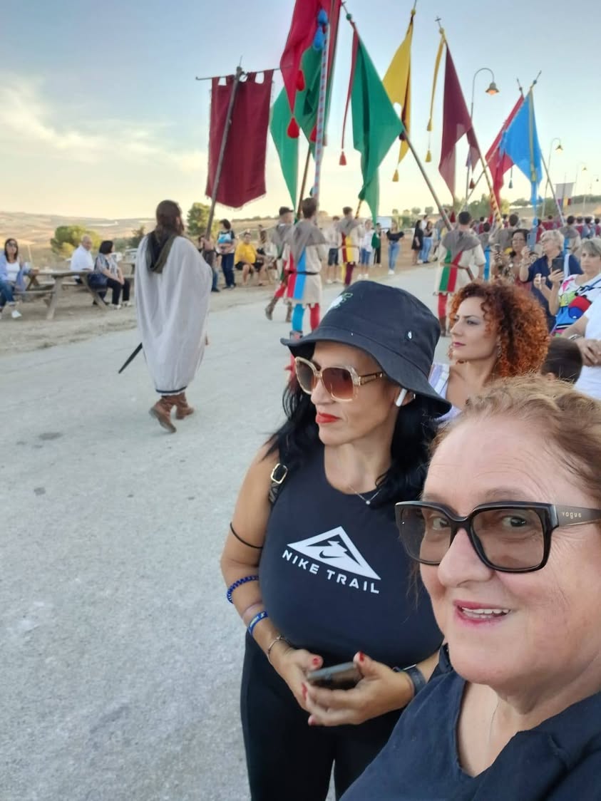 Sabato 06 settembre 2025 Camminando verso il Castello di Delia in occasione…