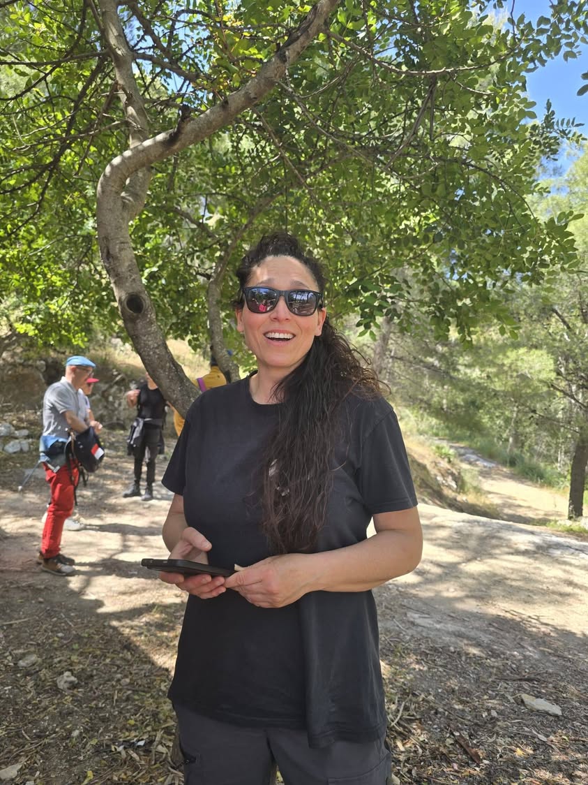 Domenica 17 maggio abbiamo camminato dalla Cappella di Santa Barbara fino al Bosco…